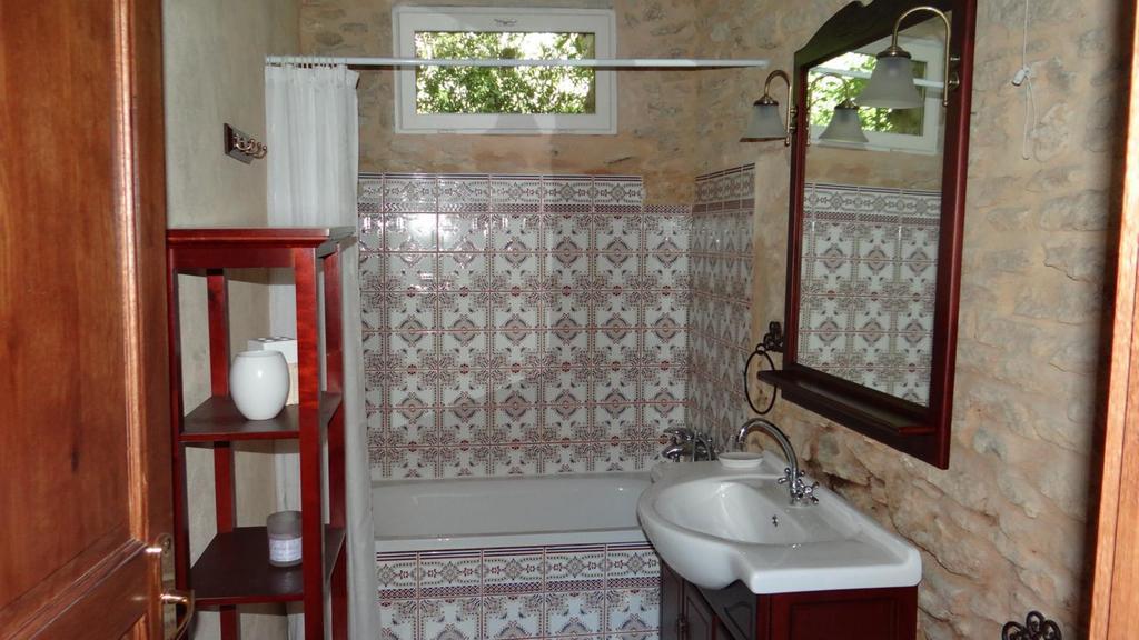 Villa Le Mazet à Remoulins Chambre photo