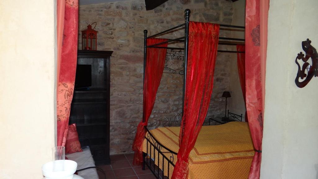 Villa Le Mazet à Remoulins Chambre photo